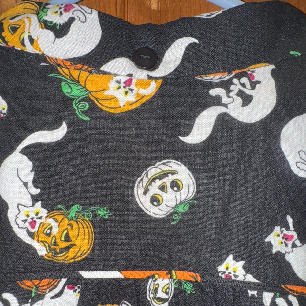 🌸NWT ModCloth 1X Shirred Shoulder Camp Collar Shirt in Boo Cat Black - Picture 3 of 3